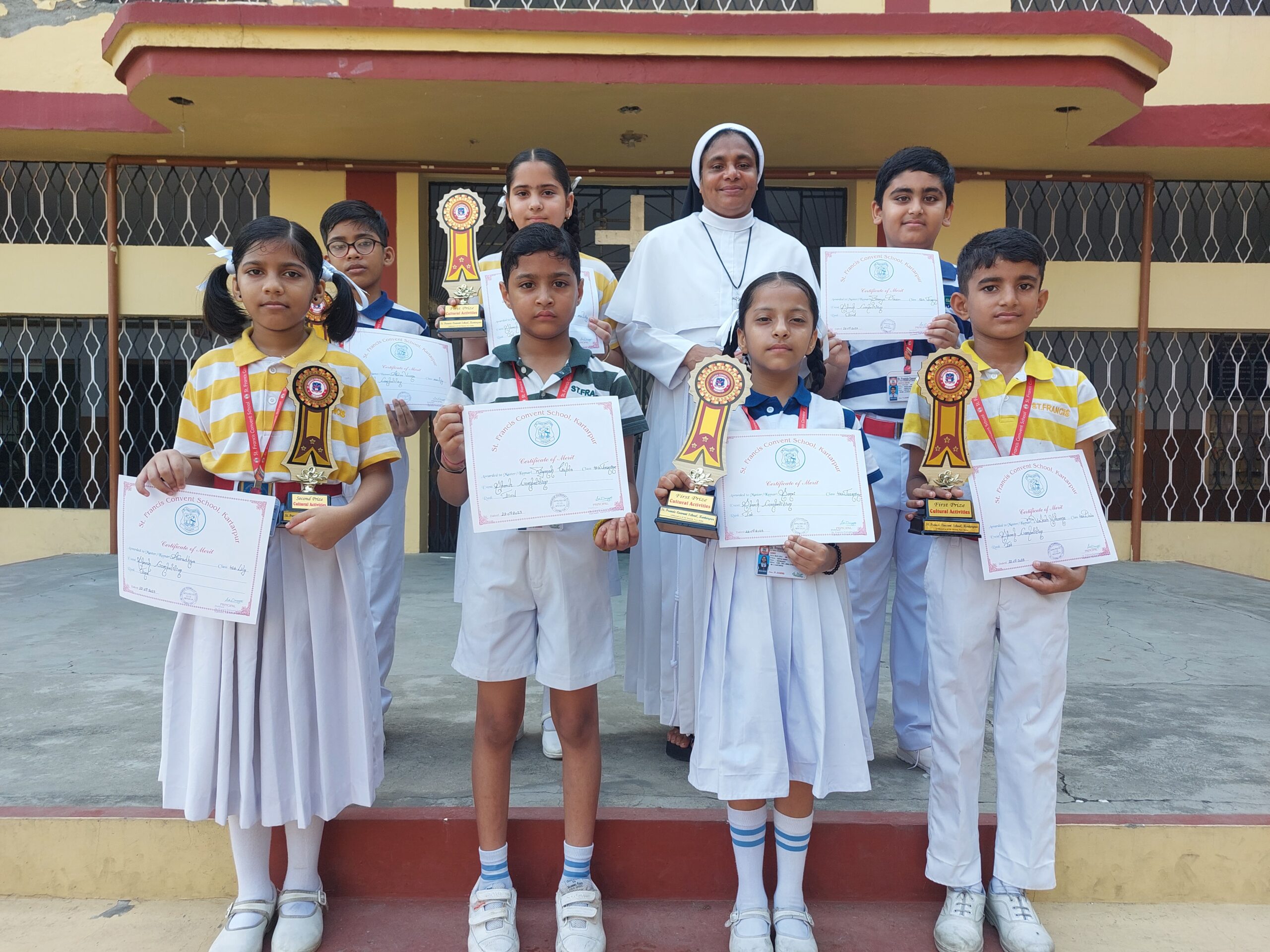 PRIZE DISTRIBUTION FOR CULTURAL ACTIVITIES(CLASSES 4th & 5th)